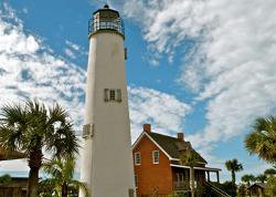 Things To Do https://collinsvacationrentals.icnd-cdn.com/images/thingstodo/st-george-island-lighthouse-keepers-house-museum.jpg